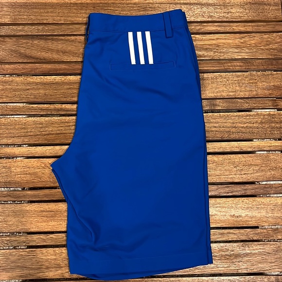 Men’s Adidas ClimaLite Golf Shorts - size 32 waist - Picture 2 of 3